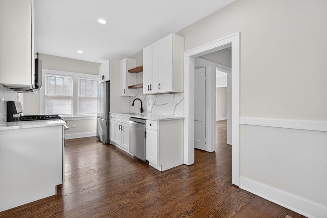 Building Photo - 741 S Jackson St