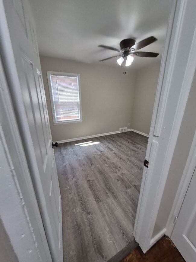 Building Photo - Freshly Renovated 3-Bedroom Home – Quality...
