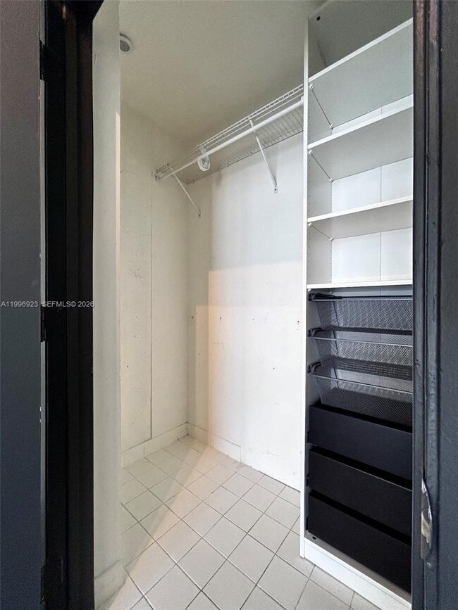 Building Photo - 444 NE 30th St