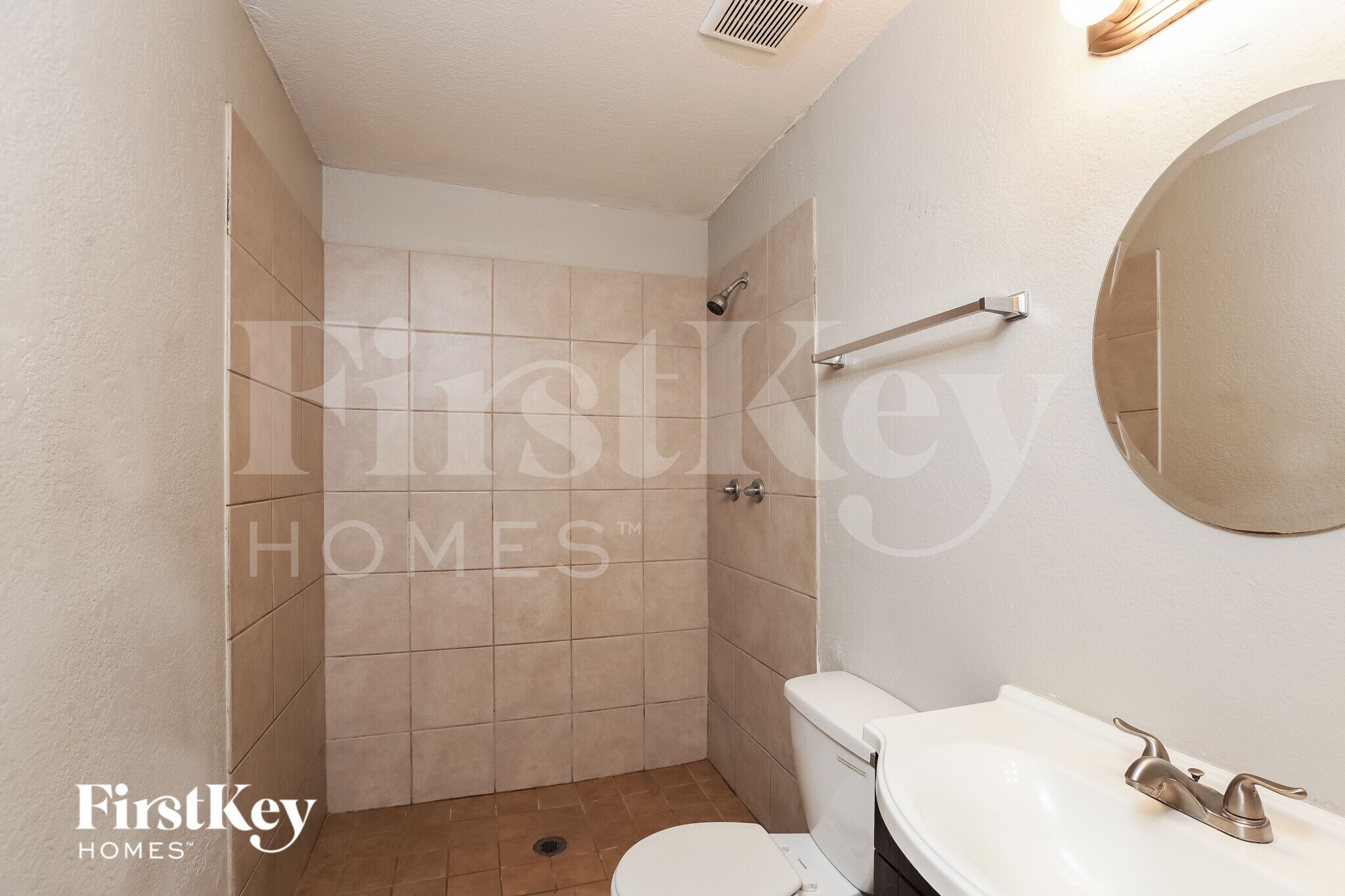 Building Photo - 5214 S 44th Pl