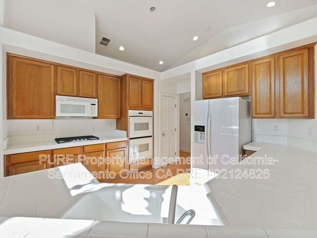 Building Photo - 1732 Bamboo St