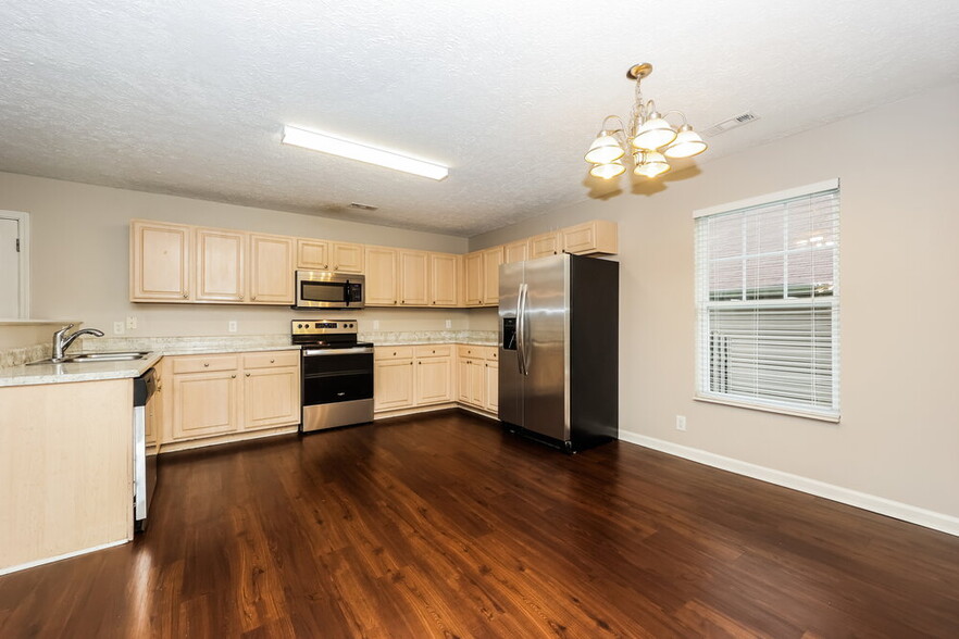Building Photo - 3428 Chandler Cove Way