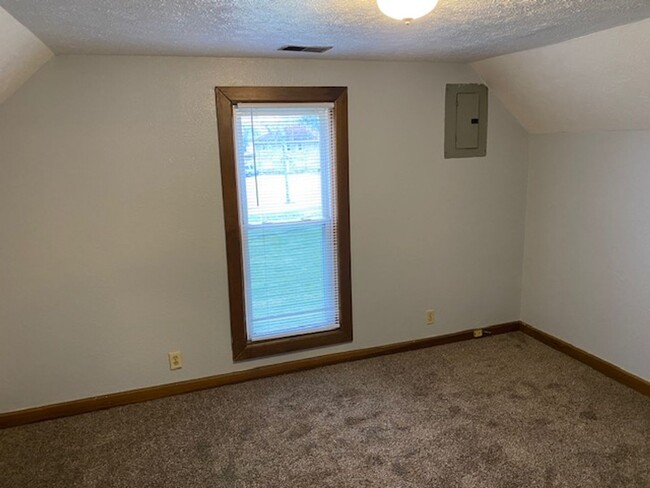 Building Photo - Cozy  1bed/1bath duplex