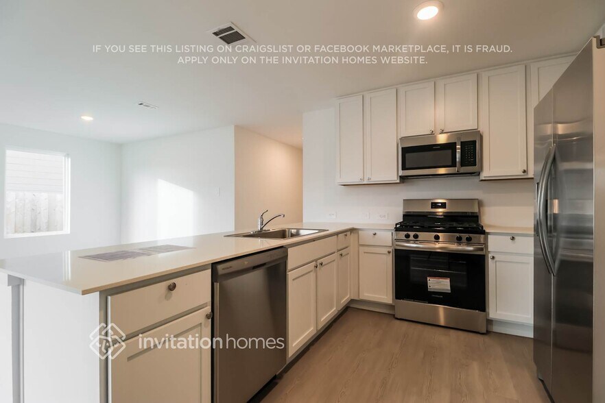 Building Photo - 16473 Blossom Grv Dr