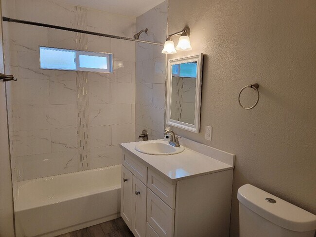 Building Photo - 3 BEDROOM**UPGRADES*CLOSE TO AREA SCHOOLS AND SHOPPING CENTERS*