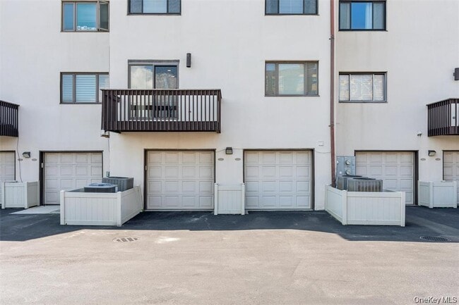 Building Photo - 623 Oceanfront