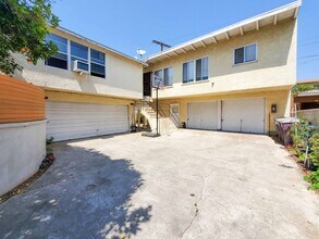 Building Photo - 1517 E Maple St