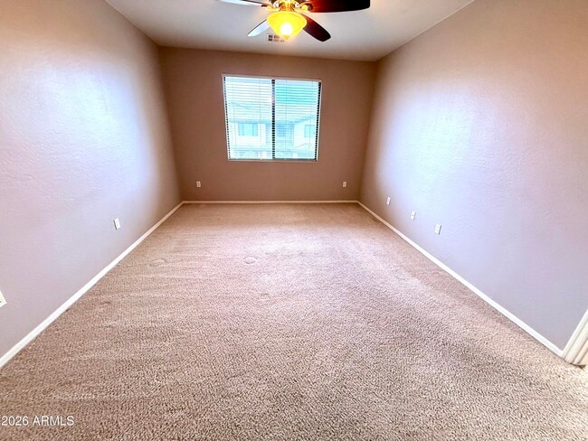 Building Photo - 705 W Queen Creek Rd