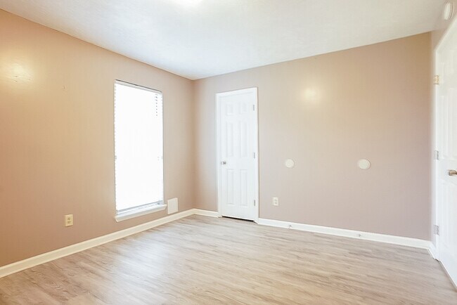 Building Photo - 2848 Pepperdine Dr