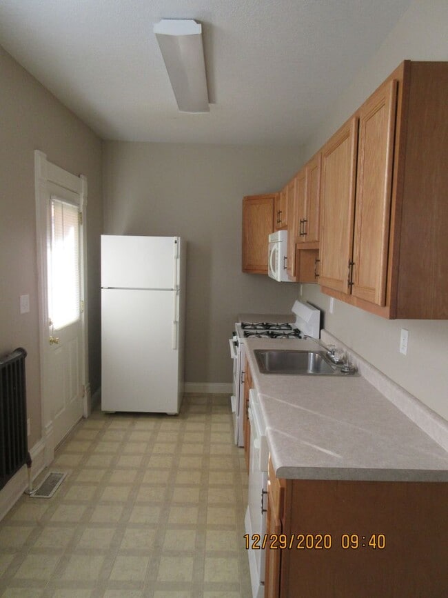 Building Photo - 209 W Dewald St