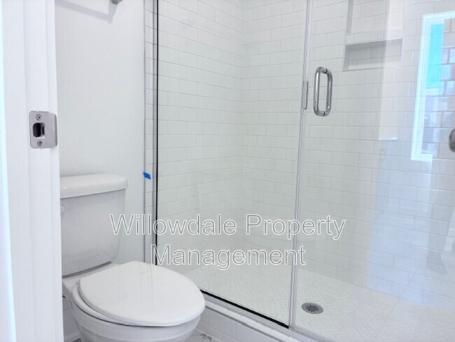 Building Photo - 565 Folk Song Wy