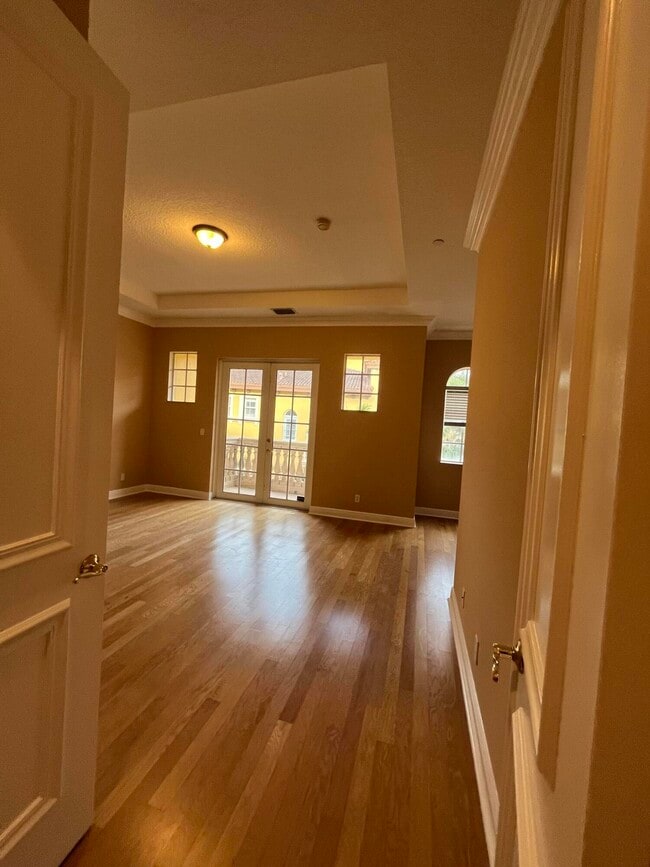 Building Photo - 270 NE 69th Cir