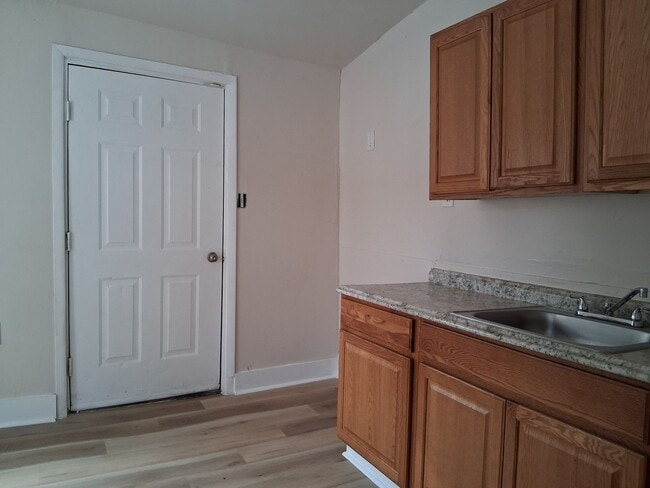 Building Photo - 58 Division St