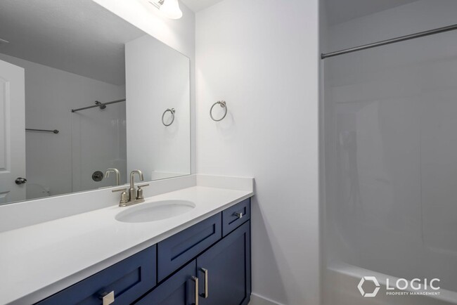 Building Photo - Brand New Beautiful Townhome in Riverton!
