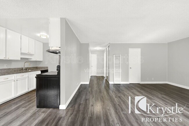 Building Photo - 1060 Oak Grove Rd