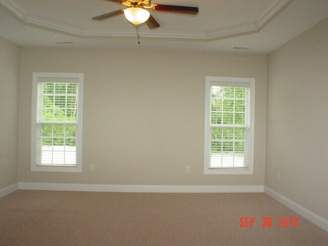Building Photo - 124 Hurdle Ln