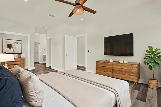 Building Photo - 1299 5th St S