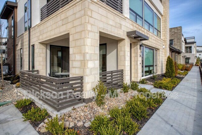 Building Photo - 76 Caballada St