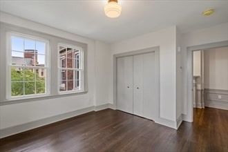 Building Photo - 9 Dana St