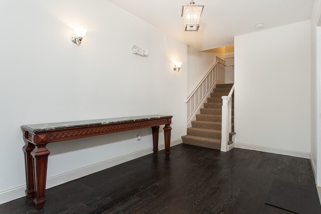 Building Photo - 682 Prospect Street