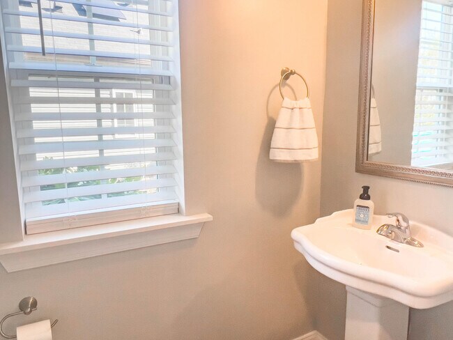 Building Photo - 101 Brighton Landing Dr