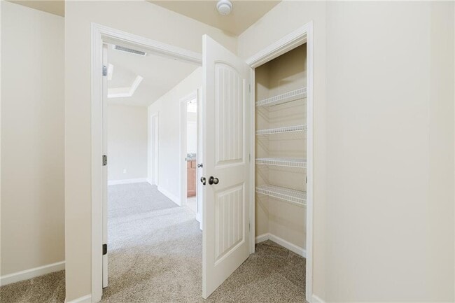 Building Photo - 3562 Fallen Oak Dr