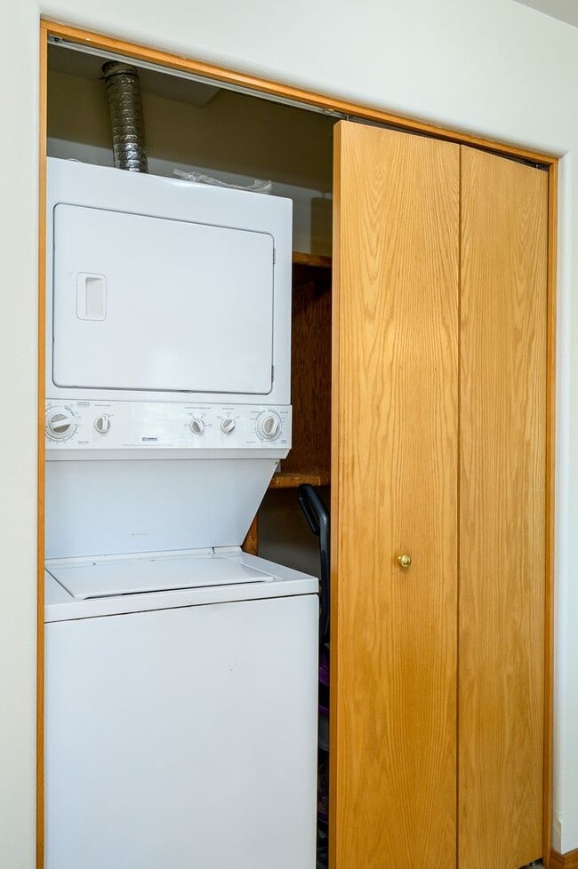 Building Photo - EDD1411