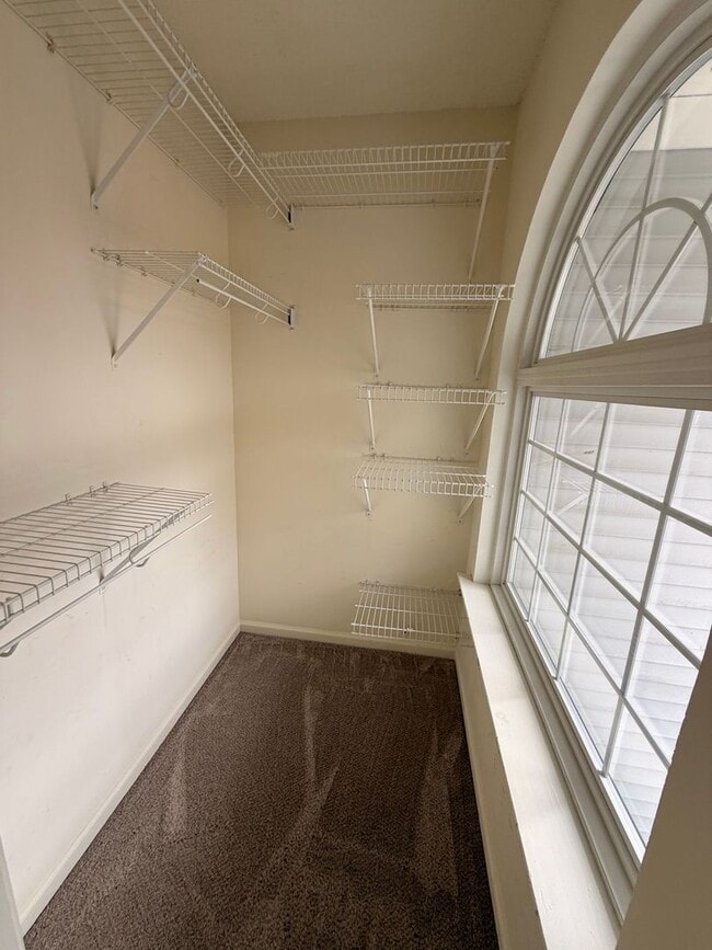 Building Photo - 606 Windbrook Cir