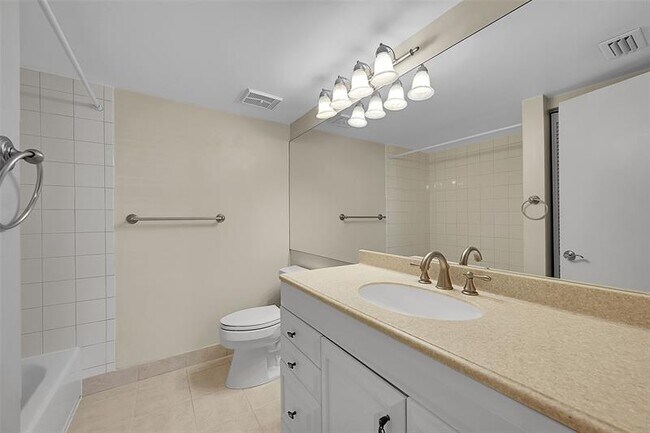 Building Photo - 2518 NW 89th Dr