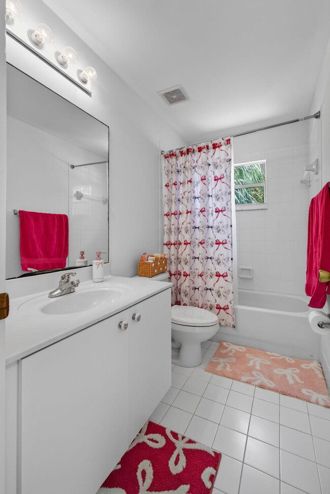 Building Photo - 9181 Villa Palma Ln