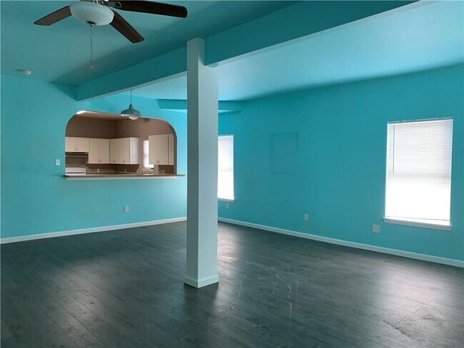Building Photo - 222 Riviera Dr