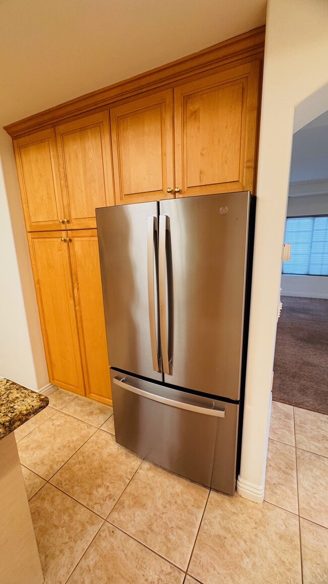 All new appliances - fridge - 2107 Plant Ave