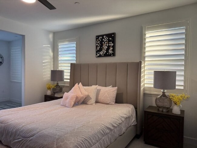 Building Photo - Beautiful 5-Bedroom Home with Solar