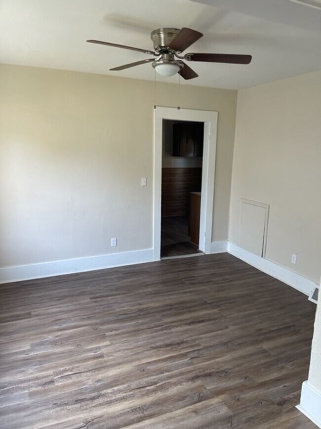 Building Photo - 3074 Toledo Ave