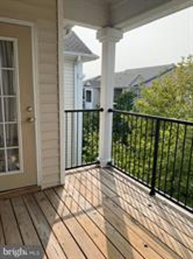 Building Photo - LOVELY TOP LEVEL CONDO IN GERMANTOWN