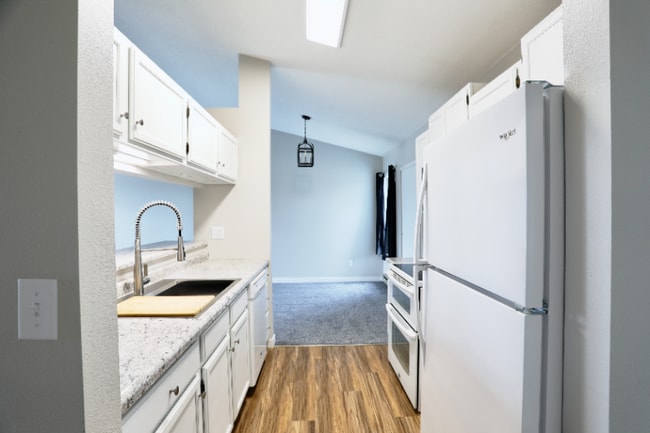 Building Photo - 3193 17th St S