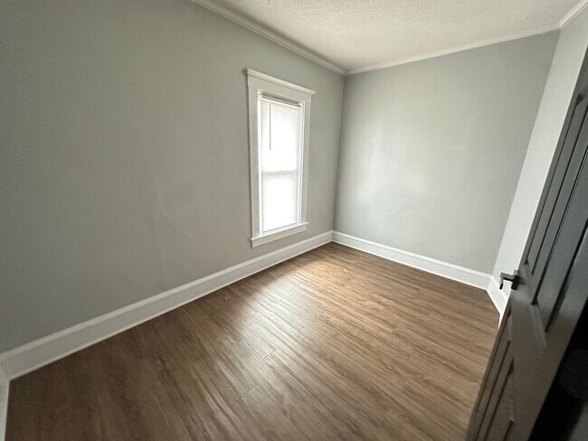 Building Photo - 613-615 S Mechanic St