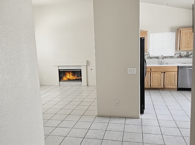 Building Photo - 13987 El Cajon Dr