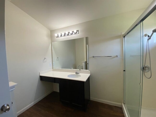 Building Photo - 307 Camellia Dr
