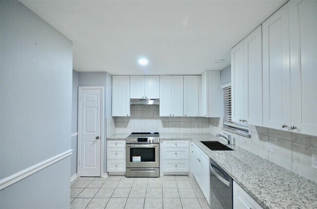 Building Photo - 6229 Tanager St