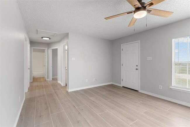 Building Photo - 108 Gm Ln