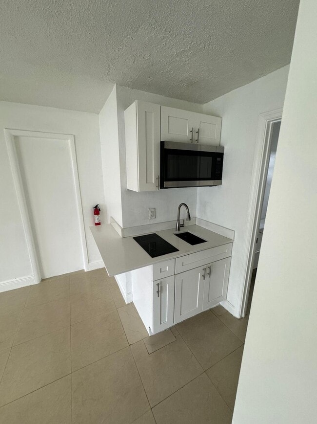 Building Photo - 512 SW 2nd St