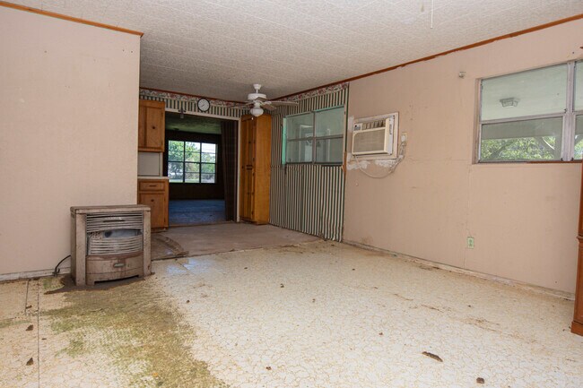 Building Photo - 407 Nugier Ave