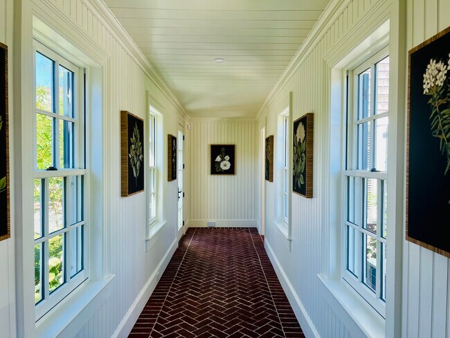 Building Photo - 3 Field Club Ln