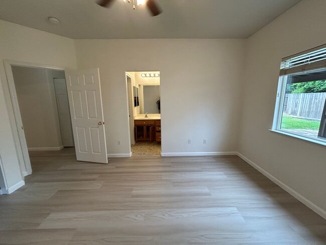 Building Photo - 2541 Carnival Dr