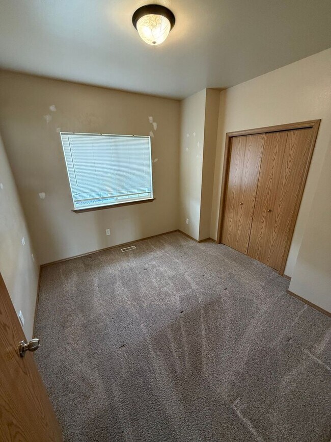 Building Photo - 3041 W Acarrera Ln