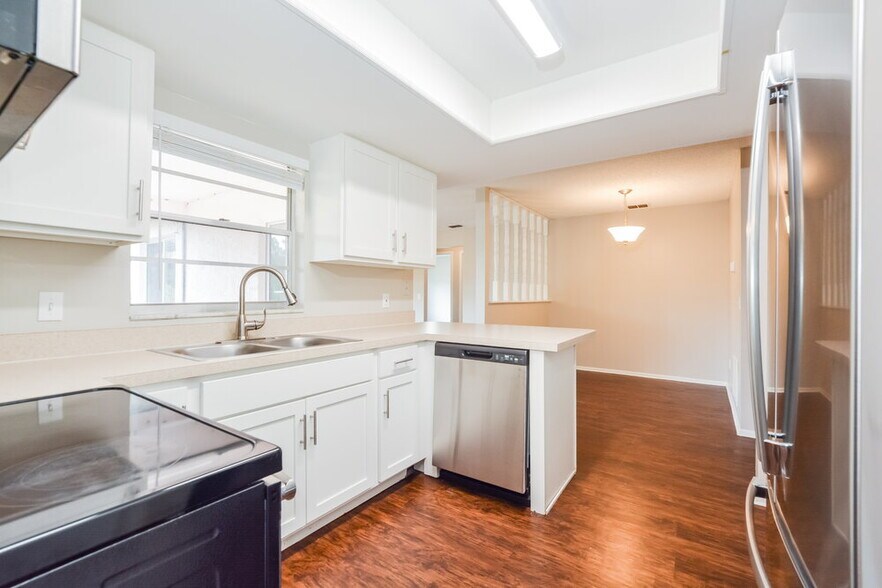 Building Photo - 1891 Aster Dr