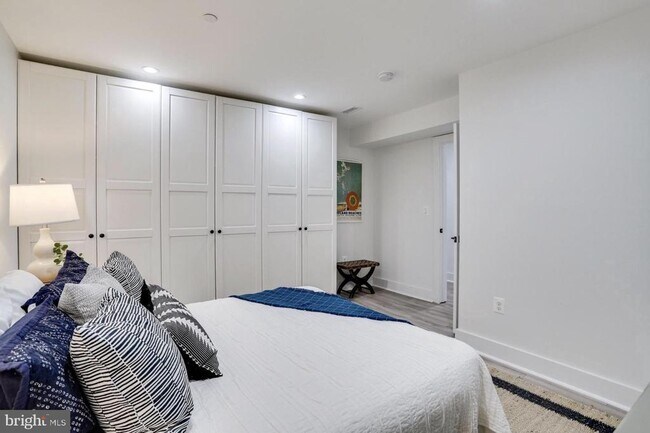 Building Photo - 22 Bryant St NW