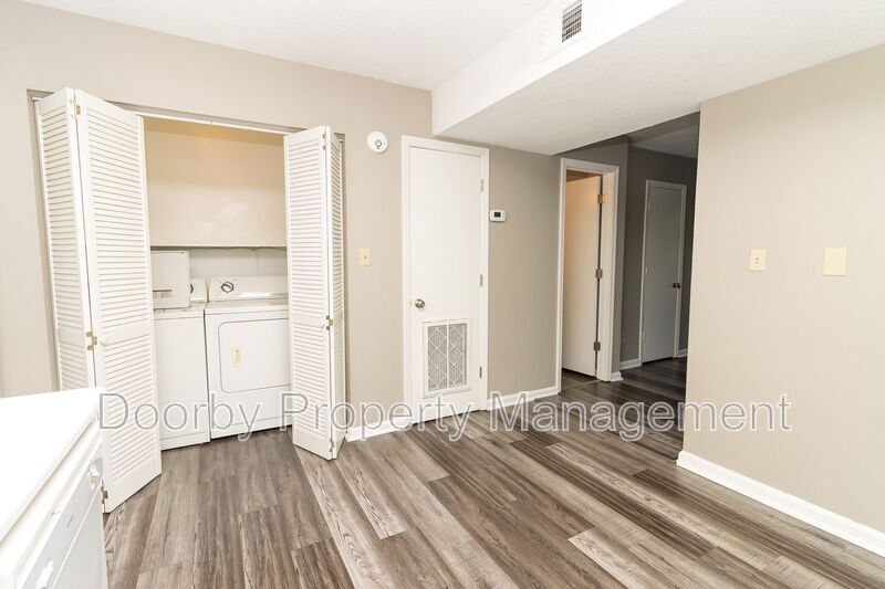 Building Photo - 5238 Donlyn Dr