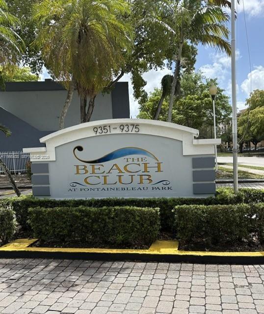 Building Photo - 9351 Fontainebleau Blvd